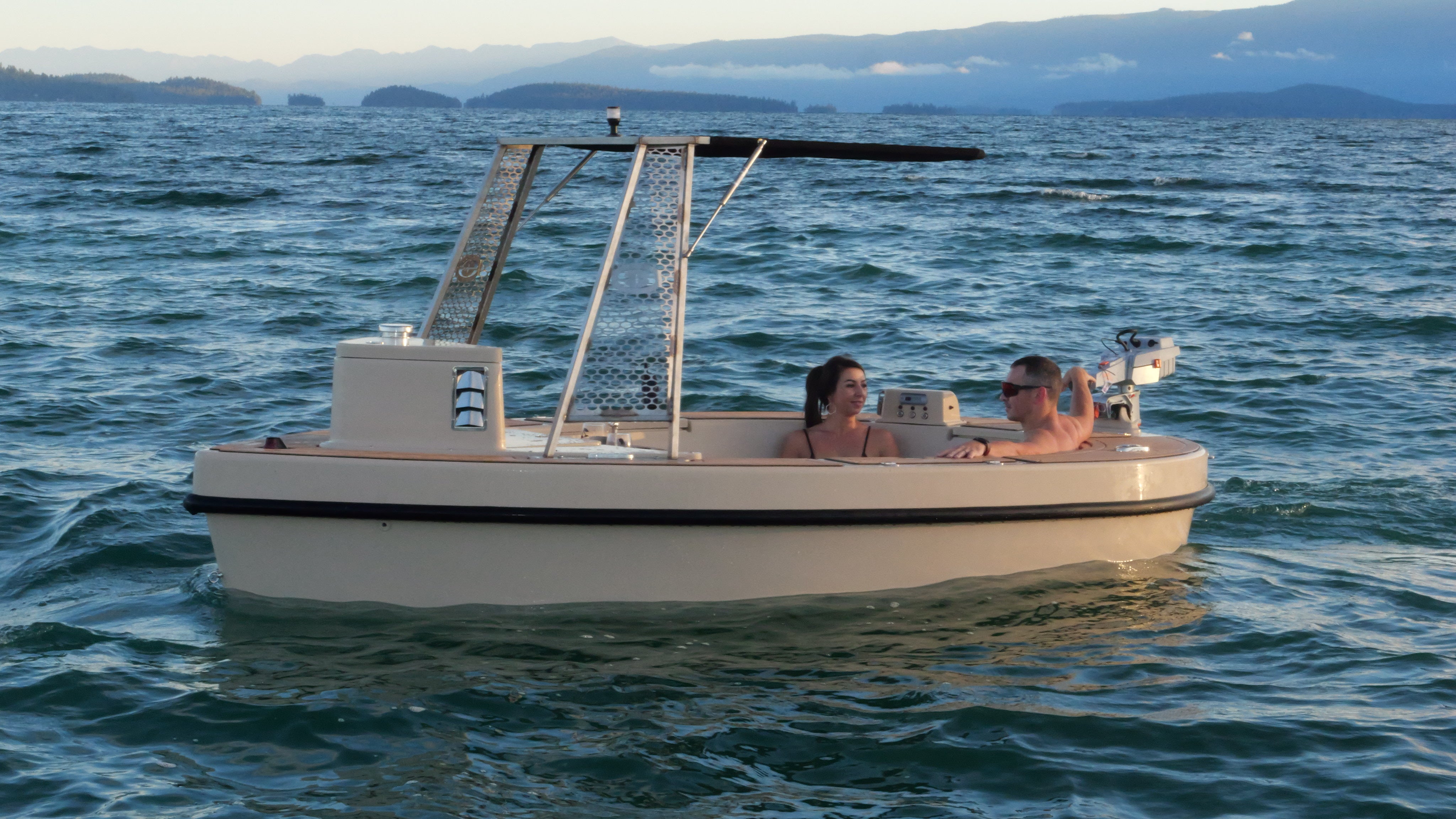 yacht hot tub boats