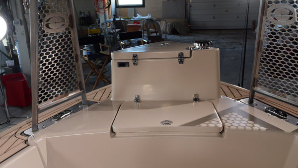 Spacruzzi | The Hot Tub Boat