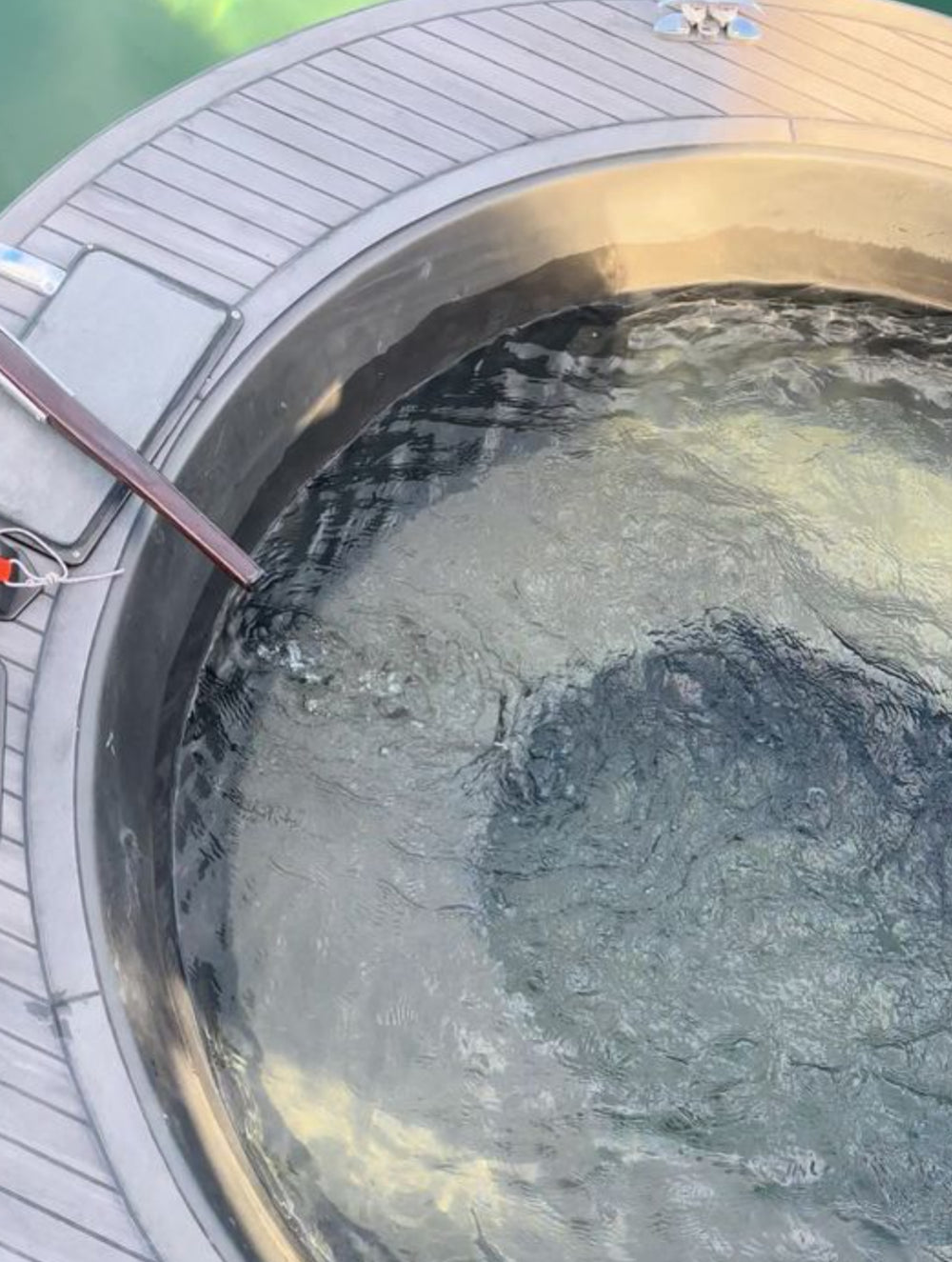 Spacruzzi | Personalize Your Hot tub Boat