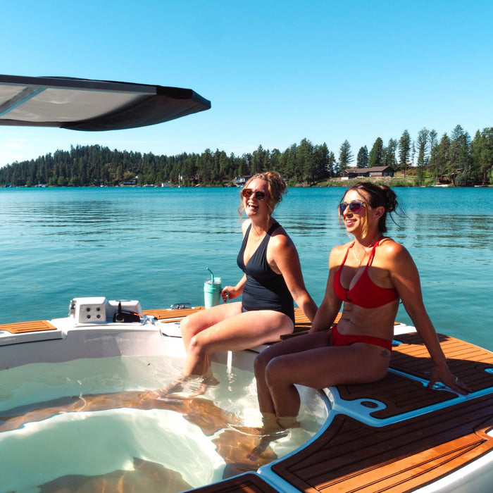 Spacruzzi | The Hot Tub Boat